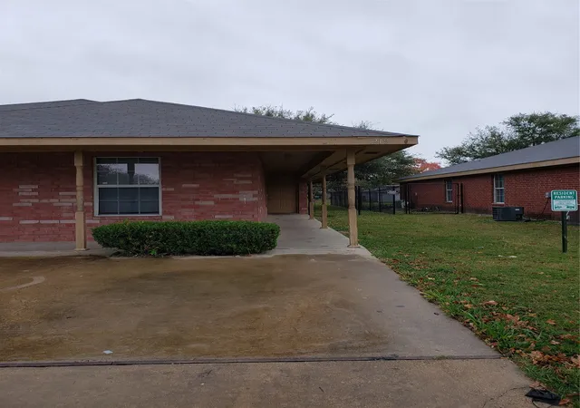 Homes for sale in Lacy Lakeview, TX | 219 221 E Craven Ave, Lacy Lakeview, TX 76705 | MLS# 21282292