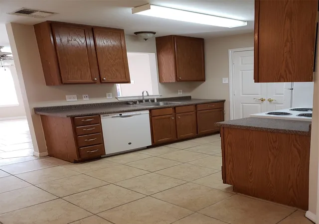 Homes for sale in Lacy Lakeview, TX | 227-229 E Craven Ave, Lacy Lakeview, TX 76705 | MLS# 21282308
