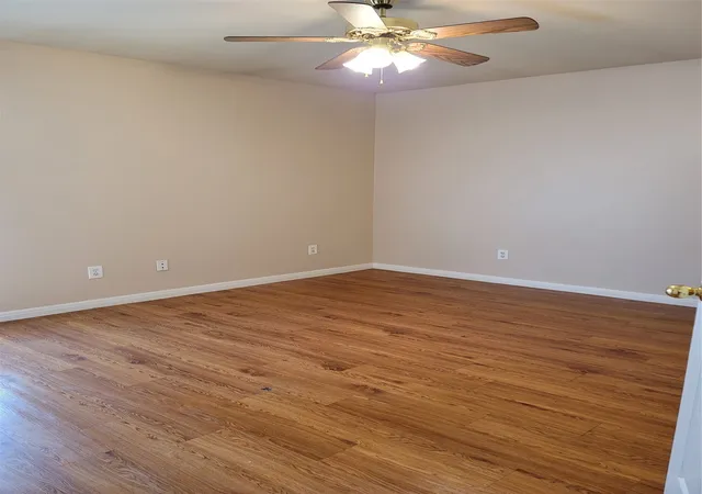 Homes for sale in Lacy Lakeview, TX | 231-233 E Craven Ave, Lacy Lakeview, TX 76705 | MLS# 21282319