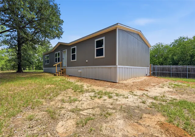 Photo 4 of Manufactured home for sale at 175 Broken Bow Ln, Quitman, TX 75783 | MLS# 21280610 | Listing updated on 2026-08-28