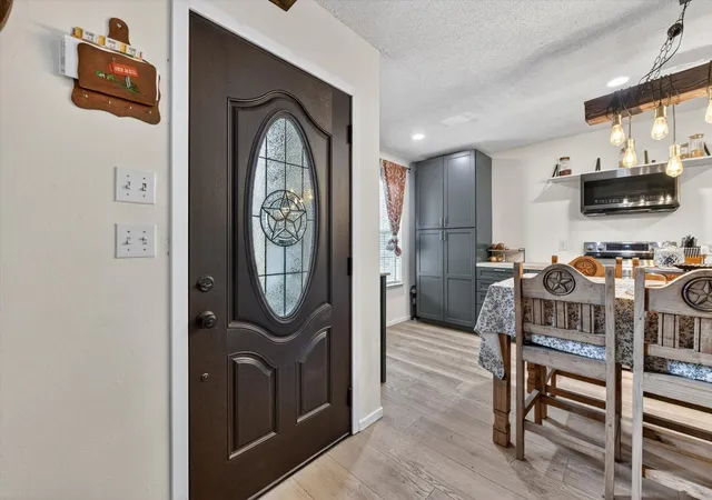 Photo 3 of Single family home for sale at 724 Oak Park Dr, Azle, TX 76020 | MLS# 21282345 | Listing updated on 2026-08-31