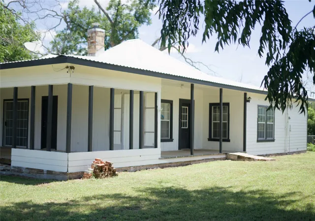 Photo 4 of Single family home for sale at 355 County Road 104, San Saba, TX 76877 | MLS# 21282873 | Listing updated on 2026-08-22