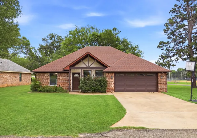 Homes for sale in Lindale, TX | 605 Penny Ln, Lindale, TX 75771 | MLS# 21283223
