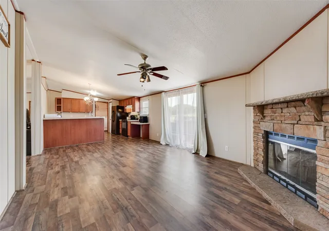 Photo 4 of Sale Pending at 2605 Gills Crossing Ct, Alvarado, TX 76009 | MLS# 21283226 | Listing updated on 2026-07-15
