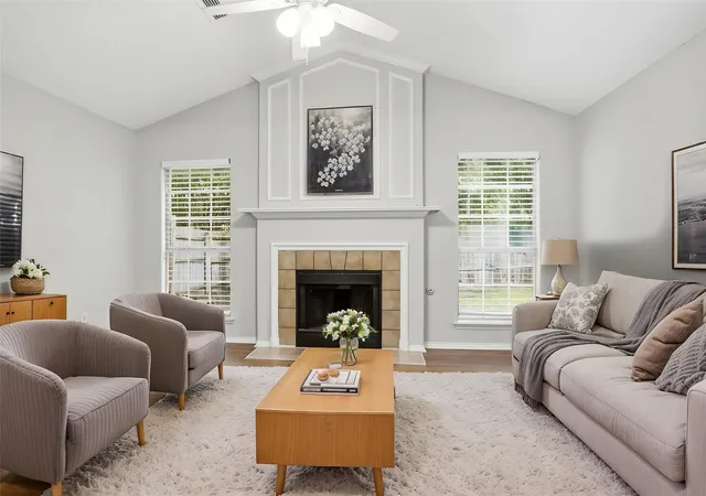 Photo 3 of Sale Pending at 5316 Signal Peak Dr, Arlington, TX 76017 | MLS# 21282256 | Listing updated on 2026-07-16