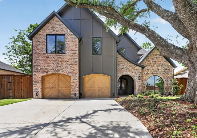 Photo 1 of Single family home for sale at 10140 Lakemere Dr, Dallas, TX 75238 | MLS# 21283326 | Listing updated on 2026-07-21