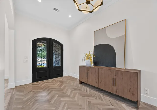 Photo 3 of Single family home for sale at 10140 Lakemere Dr, Dallas, TX 75238 | MLS# 21283326 | Listing updated on 2026-07-21