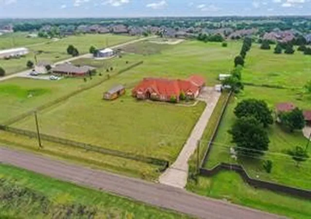 Photo 4 of Single family home for sale at 1110 Bryson Ln, Midlothian, TX 76065 | MLS# 21283343 | Listing updated on 2026-07-20