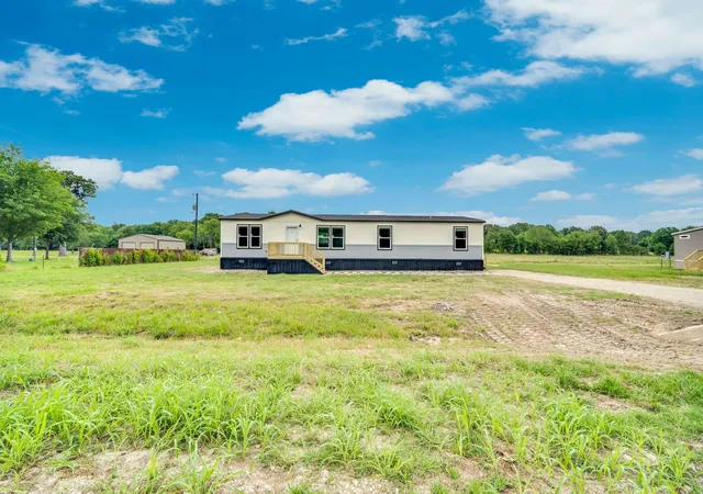 Homes for sale in Mabank, TX | 14820 Hyde-A-Way Ln, Mabank, TX 75147 | MLS# 21279593