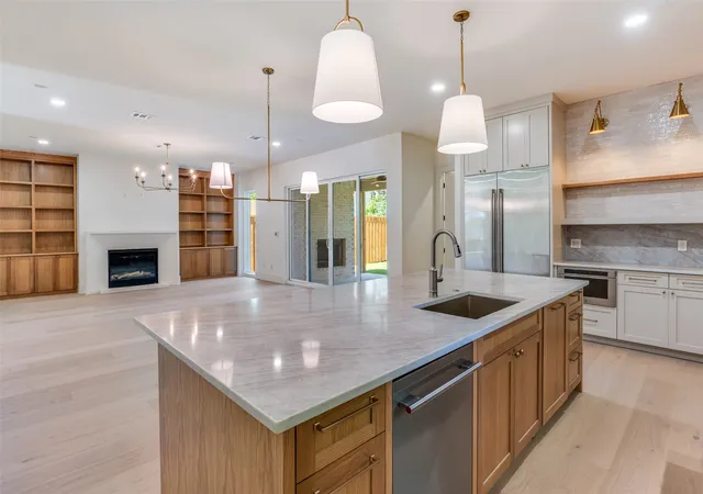 Photo 4 of Single family home for sale at 4207 Bonham St, Dallas, TX 75229 | MLS# 21249297 | Listing updated on 2026-07-20