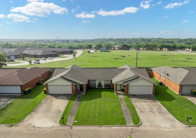 Homes for sale in Hillsboro, TX | 412 / 414 Bond St, Hillsboro, TX 76645 | MLS# 21254793