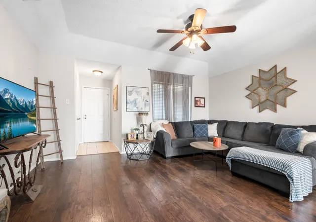 Homes for sale in Hillsboro, TX | 412 / 414 Bond St, Hillsboro, TX 76645 | MLS# 21254793