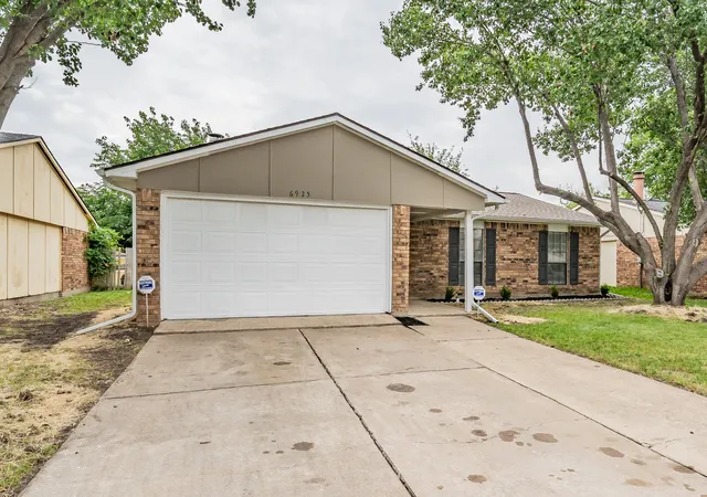 Photo 1 of Sale Pending at 6925 Sandstone Ct, Fort Worth, TX 76120 | MLS# 21283450 | Listing updated on 2026-07-21