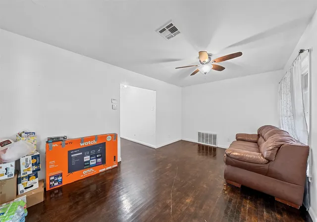 Photo 3 of Single family home for sale at 1905 Bell St, Waco, TX 76711 | MLS# 21283492 | Listing updated on 2026-08-24