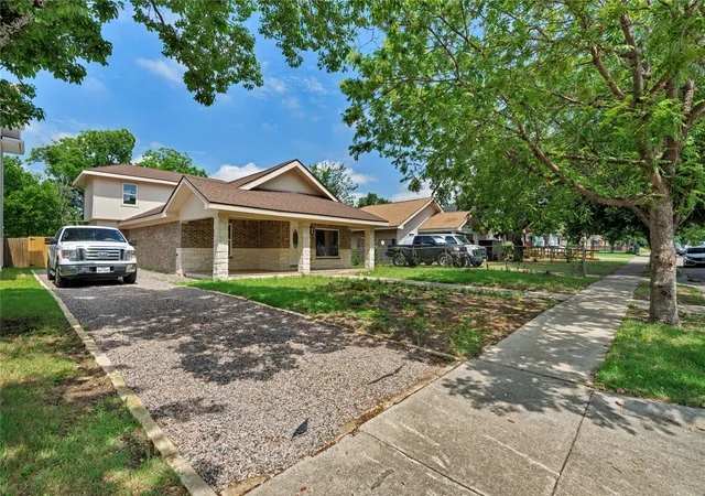 Homes for sale in Fort Worth, TX | 2916 Travis Ave, Fort Worth, TX 76110 | MLS# 21283484