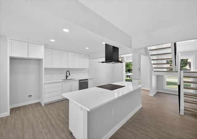 Photo 2 of Single family home for sale at 901 Huntington Dr, Lewisville, TX 75067 | MLS# 21283512 | Listing updated on 2026-10-08