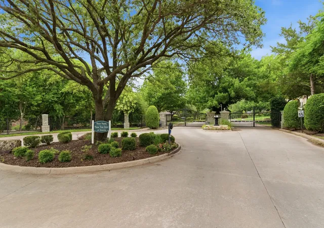 Photo 2 of Single family home for sale at 2500 Provine Rd, Mc Kinney, TX 75072 | MLS# 21279773 | Listing updated on 2026-08-22
