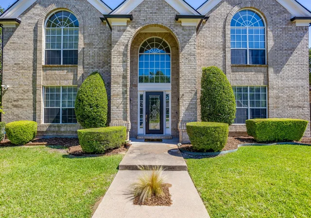 Photo 3 of Single family home for sale at 7501 Amhurst Cir, Fort Worth, TX 76132 | MLS# 21282612 | Listing updated on 2026-09-17