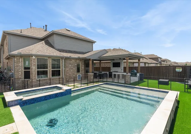 Photo 1 of Single family home for sale at 2013 Jumper Fields Dr, Aubrey, TX 76227 | MLS# 21283598 | Listing updated on 2026-10-01