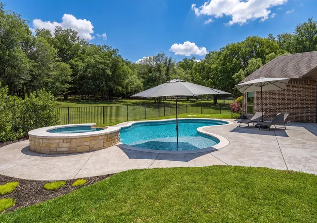 Photo 1 of Sale Pending at 10512 Estancia Ct, Fort Worth, TX 76108 | MLS# 21272713 | Listing updated on 2026-08-22