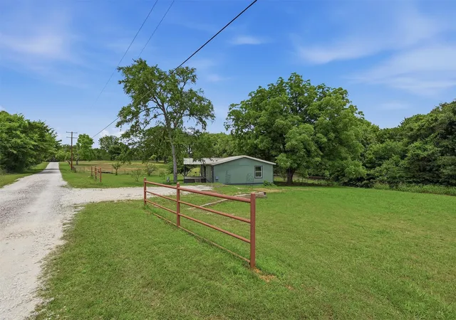 Homes for sale in Sadler, TX | 150 Gilbreath Rd, Sadler, TX 76264 | MLS# 21283594