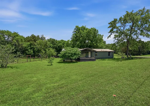 Photo 3 of Manufactured home for sale at 150 Gilbreath Rd, Sadler, TX 76264 | MLS# 21283594 | Listing updated on 2026-08-24