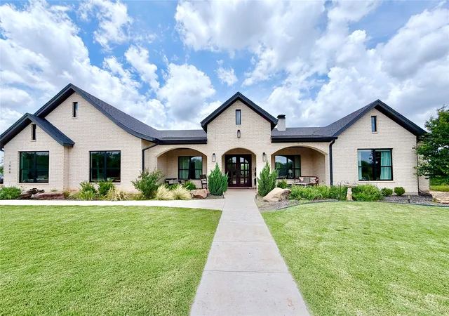 Homes for sale in Buffalo Gap, TX | 1444 West St, Buffalo Gap, TX 79508 | MLS# 21281679