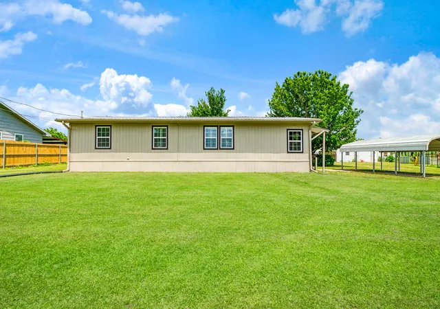 Homes for sale in Detroit, TX | 735 1st St Sw, Detroit, TX 75436 | MLS# 21282986