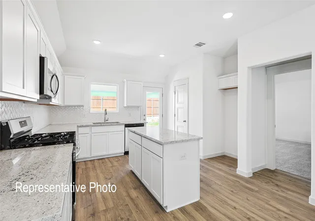 Photo 3 of Single family home for sale at 2615 Stowers St, Anna, TX 75409 | MLS# 21276847 | Listing updated on 2026-08-18