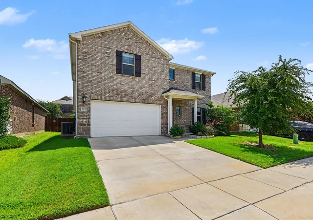 Photo 2 of Single family home for sale at 2512 Real Quiet Dr, Forney, TX 75126 | MLS# 21283611 | Listing updated on 2026-07-22