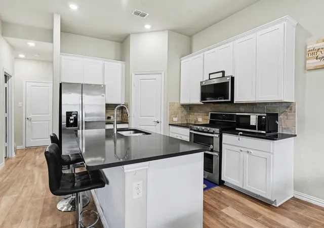 Photo 3 of Single family home for sale at 2512 Real Quiet Dr, Forney, TX 75126 | MLS# 21283611 | Listing updated on 2026-07-22