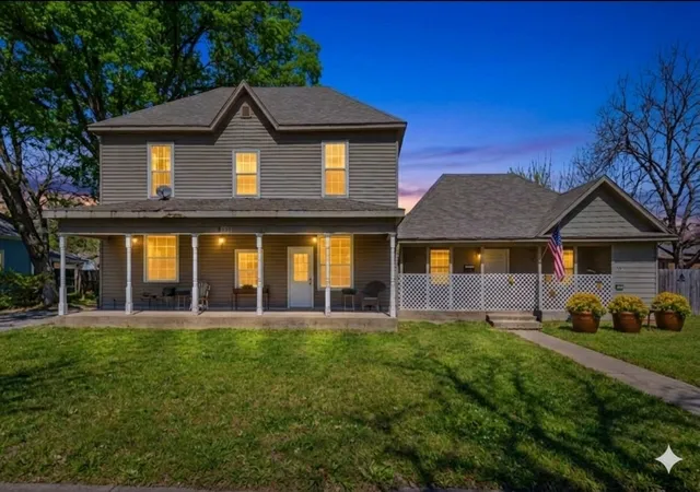 Photo 1 of Multi family home for sale at 909 W Chestnut St, Denison, TX 75020 | MLS# 21283331 | Listing updated on 2026-07-20