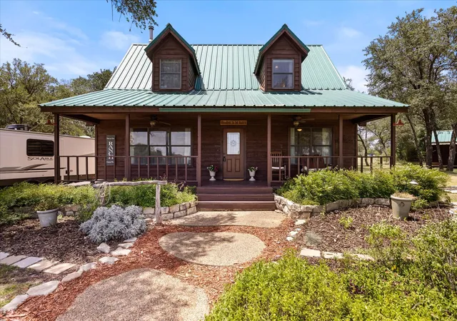 Single family home for sale at 1170 Diamond Oaks Rd, Stephenville, TX 76401 | MLS# 21283641