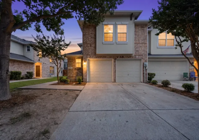 Homes for sale in Frisco, TX | 10122 Summit Run Dr, Frisco, TX 75035 | MLS# 21282034
