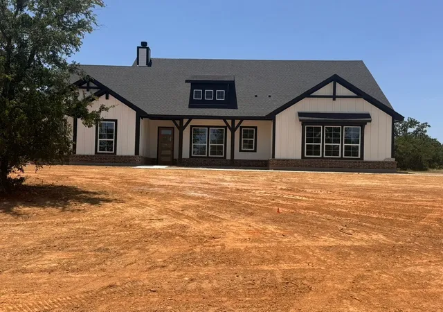Photo 1 of Sale Pending at 165 Oak Grove Wy, Springtown, TX 76082 | MLS# 21283716 | Listing updated on 2026-07-13