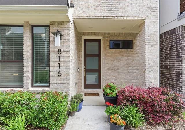 Homes for sale in Dallas, TX | 8116 Radnor Rd, Dallas, TX 75231 | MLS# 21281795