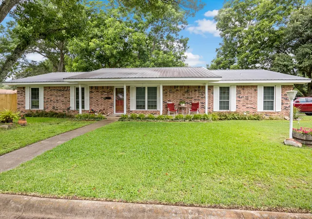 Homes for sale in Mount Pleasant, TX | 1002 S Lide Ave, Mount Pleasant, TX 75455 | MLS# 21283647