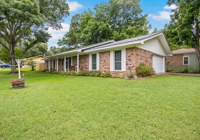 Homes for sale in Mount Pleasant, TX | 1002 S Lide Ave, Mount Pleasant, TX 75455 | MLS# 21283647