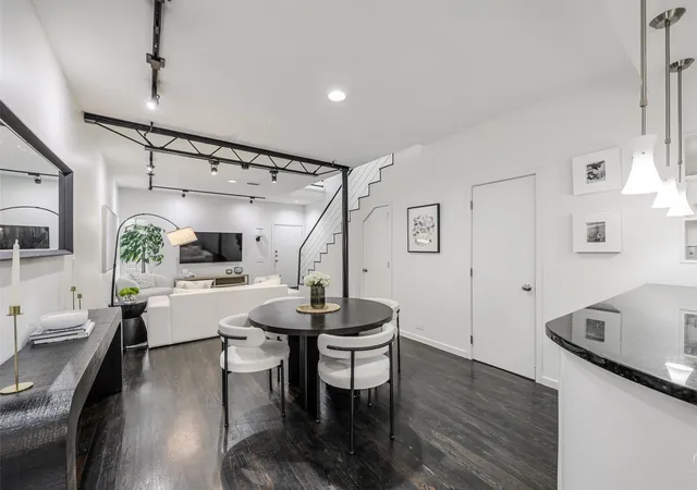 Listing Photo 5 - Condo for sale in building located at 4242 Buena Vis St, Dallas, TX 75205 - Unit #21