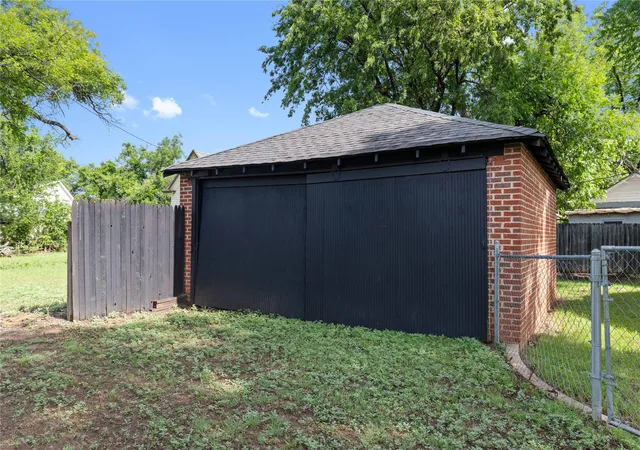 Homes for sale in Coleman, TX | 204 S Nueces St, Coleman, TX 76834 | MLS# 21279302