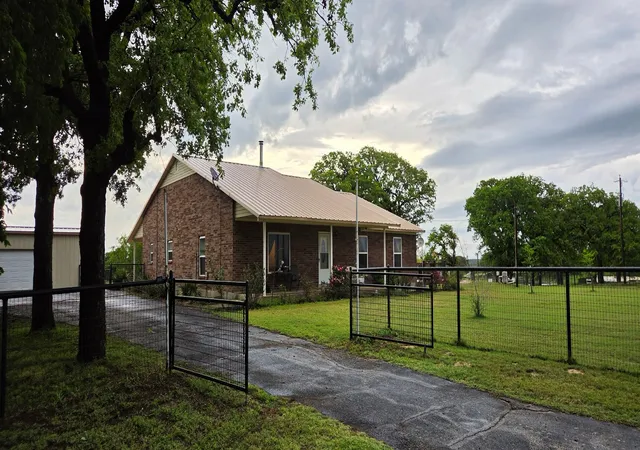 Homes for sale in Springtown, TX | 3559 Springfield Road, Springtown, TX 76082 | MLS# 21283794