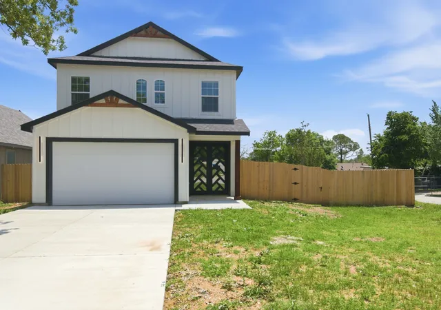Photo 1 of Single family home for sale at 1013 Duff Ct, Fort Worth, TX 76112 | MLS# 21283584 | Listing updated on 2026-07-06