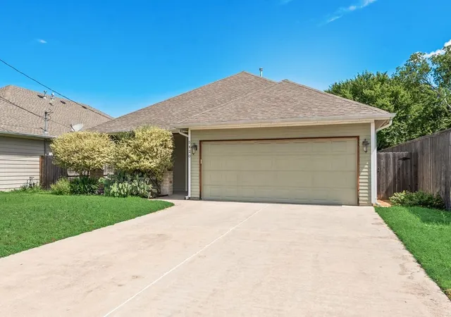 Photo 1 of Sale Pending at 5420 Meandering Rd, River Oaks, TX 76114 | MLS# 21283845 | Listing updated on 2026-07-05