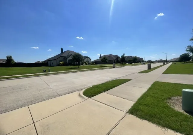 Photo 3 of Sale Pending at 321 Equestrian Dr, Waxahachie, TX 75165 | MLS# 21283833 | Listing updated on 2026-09-30