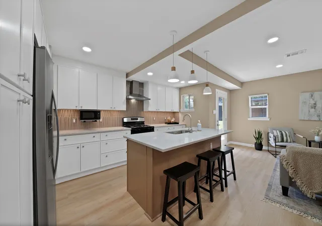 Photo 4 of Single family home for sale at 12135 Oberlin Dr, Dallas, TX 75243 | MLS# 21283826 | Listing updated on 2026-08-31