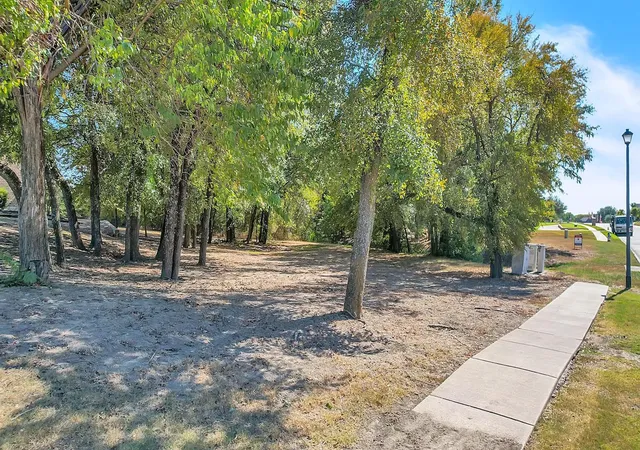 2nd image of 133 Falcon Point Dr, Rockwall, TX 75032 | MLS# 21283889