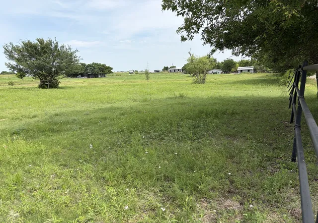 Photo 3 of Sale Pending at 1250 County Road 141, Georgetown, TX 78626 | MLS# 21283608 | Listing updated on 2026-08-05