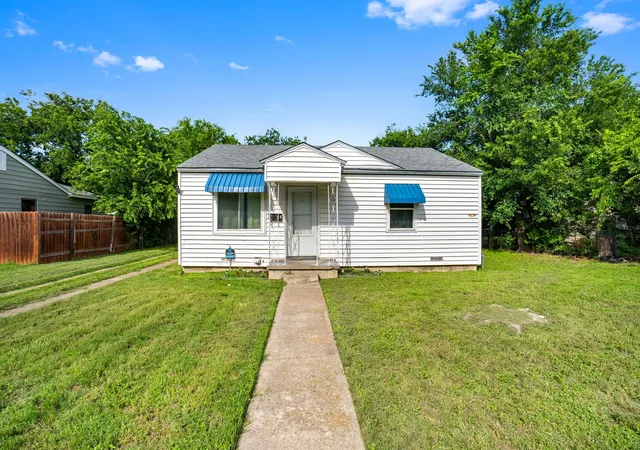 Single family home for sale at 709 Sissom Rd, Killeen, TX 76541 | MLS# 21283850
