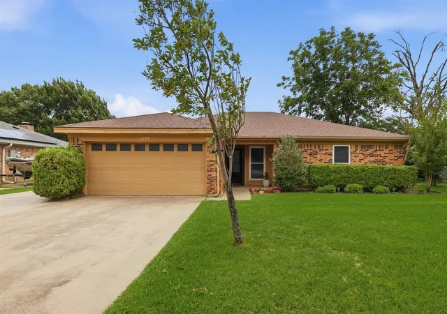 Homes for sale in Bedford, TX | 1104 Monterrey St, Bedford, TX 76022 | MLS# 21283636