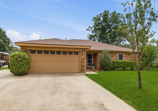 Homes for sale in Bedford, TX | 1104 Monterrey St, Bedford, TX 76022 | MLS# 21283636